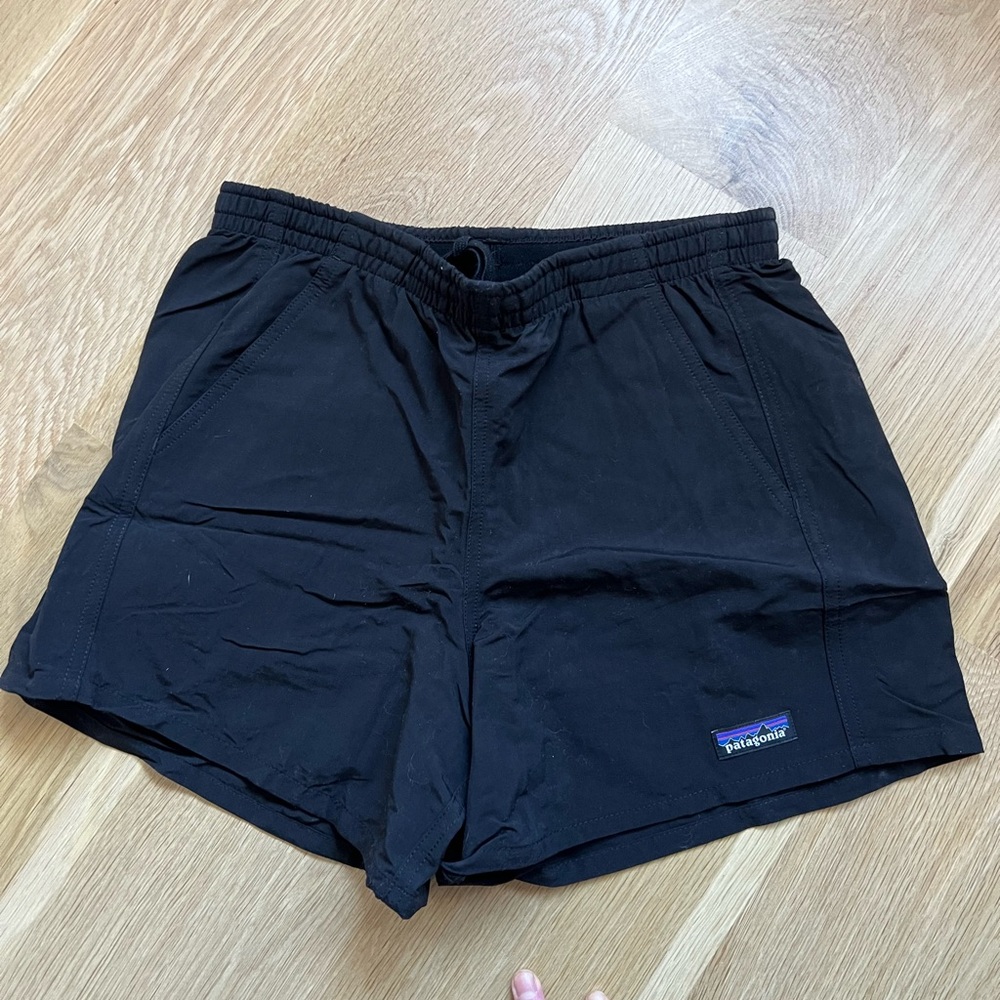 Patagonia women’s shorts 
Baggies 5inch 
Size XS